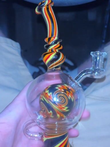 Preview pic of 10 mil bubble rig @2kindglass