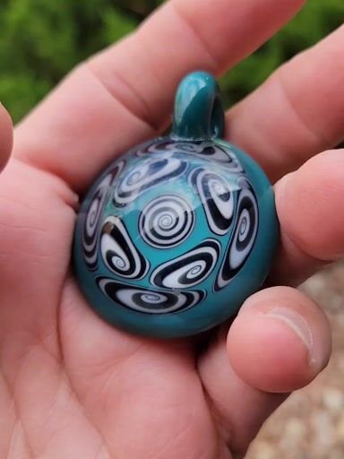Preview pic of Kaja Pendant