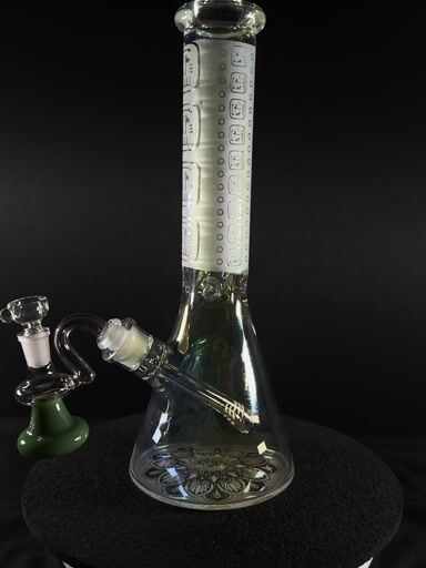 Preview pic of Krave SandBlasted Glass Beaker W/ Catcher