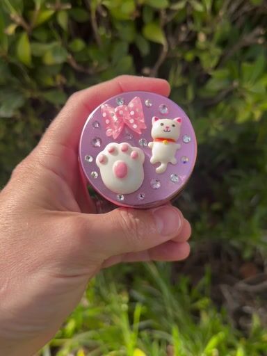 Preview pic of Pink Kitty 4 Piece Grinder Magnetic Lid