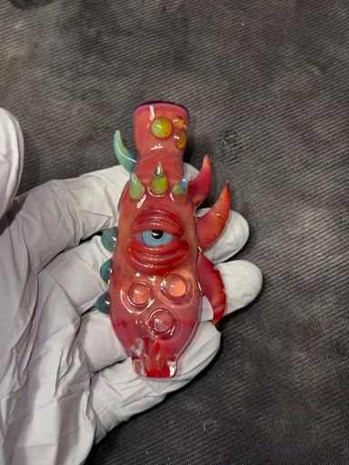 Preview pic of Dippy Glass monster chillum