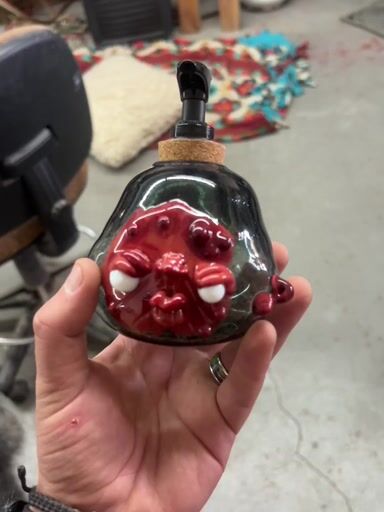 Preview pic of Sculpted soap dispenser